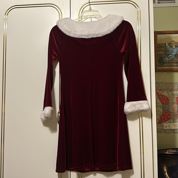 BCXgirl stretch red velvet Christmas dress - Picture 5 of 11